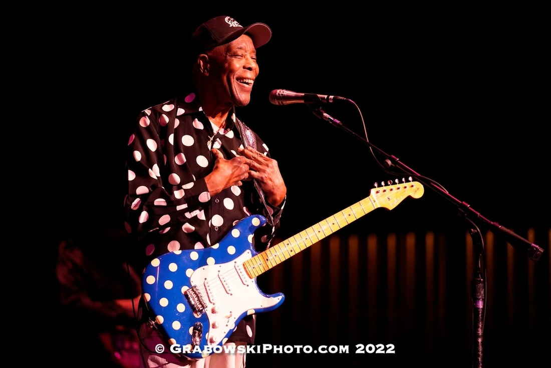 Buddy Guy and Ronnie Baker Brooks Live In IL