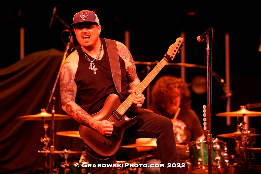 Black Stone Cherry Live On Daughtry Tour
