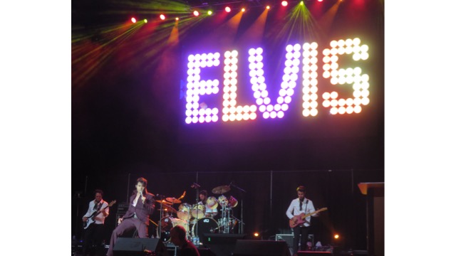 'Elvis' performs with the T.I.C. Band