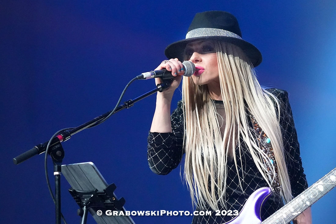 Orianthi and John Corabi Live In Chicago